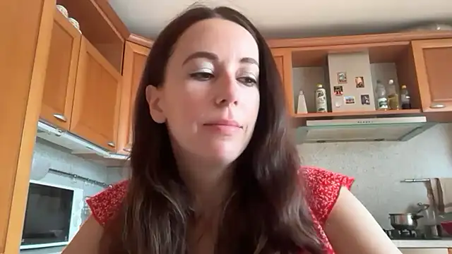 Flamingo Queen online show from August 5, 2026, 5:21 am