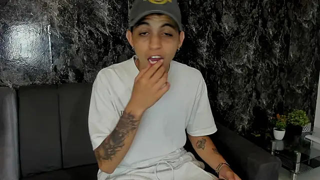 cameron lux77 online show from July 19, 2026, 4:16 am