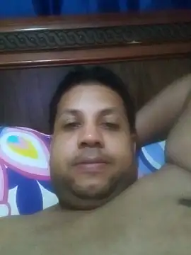 Snapshot of BustlingShirt chatting on June 14, 2026, 2:24 am BustlingShirt online show from June 14, 2026, 2:24 am