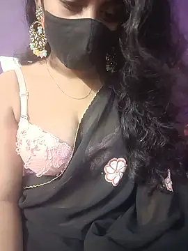 Clara-Lilly online show from July 18, 2026, 7:34 am