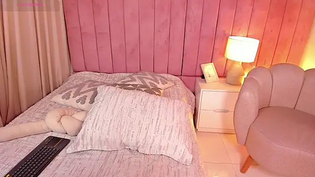 Elizabeth rochee online show from July 13, 2026, 4:21 pm