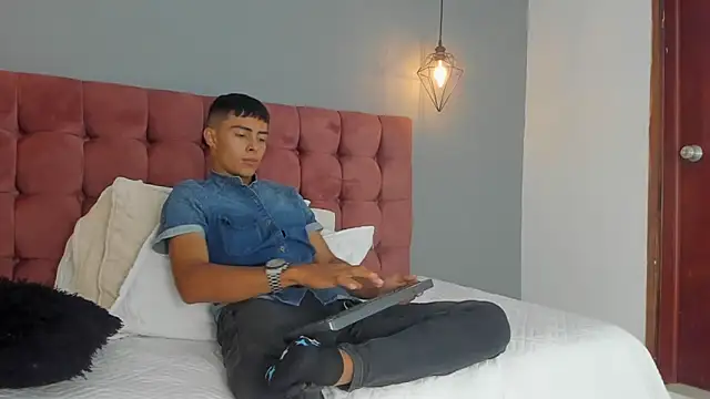 Bruno fox online show from June 17, 2026, 12:40 pm