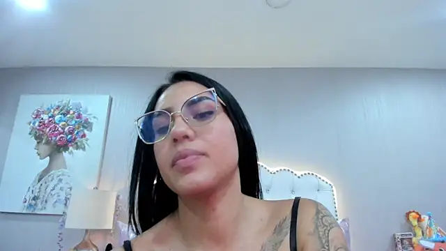 Valen Abella online show from July 6, 2026, 3:25 am