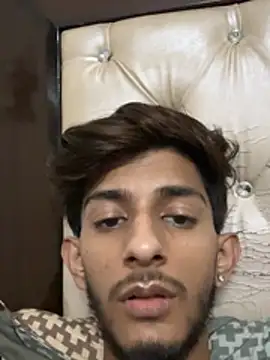 ronnnnn718 online show from July 20, 2026, 1:13 pm