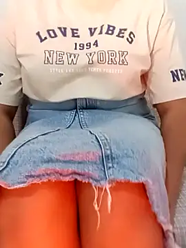 Snapshot of officequeen chatting on July 16, 2026, 5:13 am officequeen online show from July 16, 2026, 5:13 am
