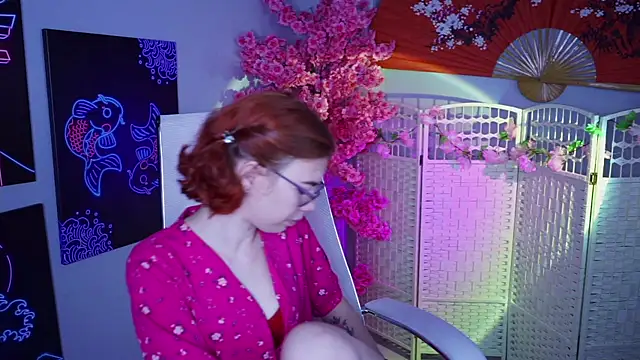 Snapshot of SeraphineDuskryn chatting on July 13, 2026, 11:35 am SeraphineDuskryn online show from July 13, 2026, 11:35 am