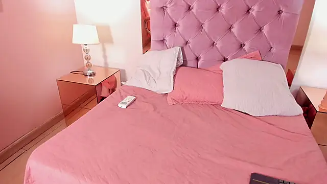 Snapshot of Kisha_Skye chatting on July 1, 2026, 11:01 am Kisha Skye online show from July 1, 2026, 11:01 am