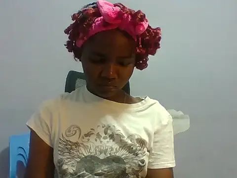 Snapshot of sexie_for_daddie chatting on July 1, 2026, 1:24 pm sexie for daddie online show from July 1, 2026, 1:24 pm