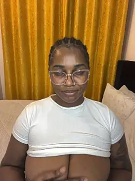 Honeylust26 online show from July 12, 2026, 4:42 pm