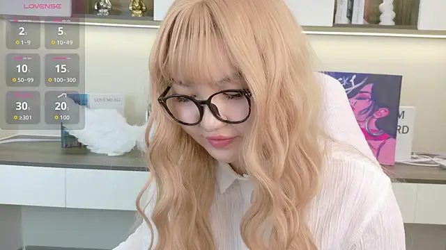 sakuraclover online show from July 6, 2026, 12:13 pm
