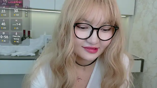 sakuraclover online show from July 10, 2026, 11:24 am