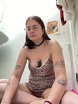 Snapshot of mclacy chatting on July 12, 2026, 1:02 pm mclacy online show from July 12, 2026, 1:02 pm