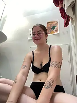 Snapshot of mclacy chatting on July 28, 2026, 1:10 pm mclacy online show from July 28, 2026, 1:10 pm