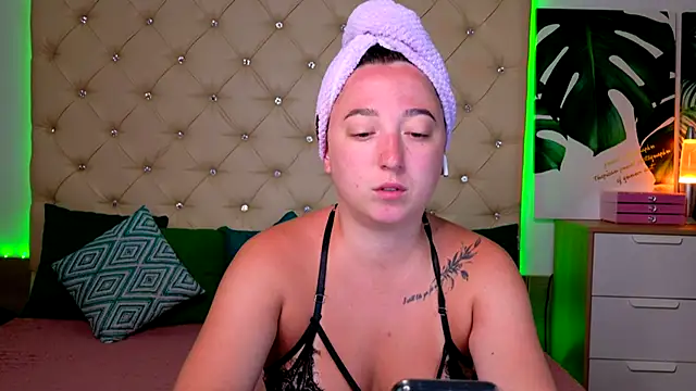 Snapshot of AVA_MAXIMUS chatting on July 1, 2026, 4:58 am AVA MAXIMUS online show from July 1, 2026, 4:58 am