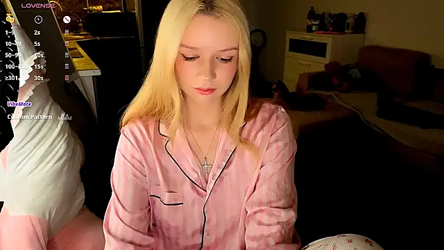 viyy online show from July 14, 2026, 10:37 pm