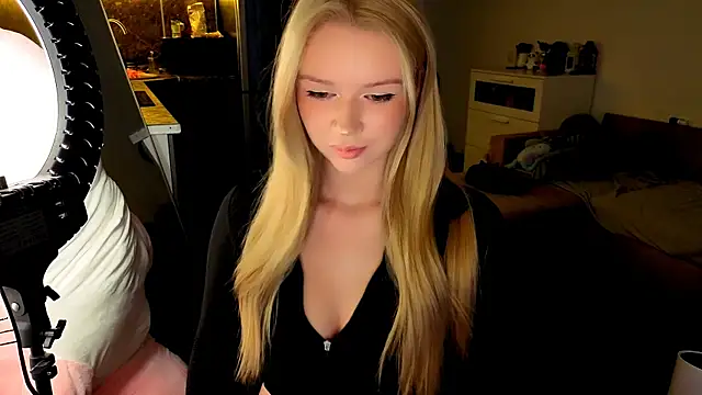 viyy online show from July 25, 2026, 7:00 pm
