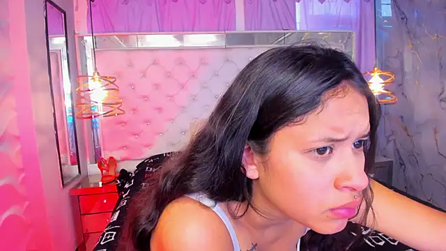 Snapshot of Tifanny-Val chatting on June 27, 2026, 1:06 pm Tifanny-Val online show from June 27, 2026, 1:06 pm
