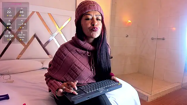 Snapshot of Sky_Collins_ chatting on June 16, 2026, 3:47 pm Sky Collins online show from June 16, 2026, 3:47 pm