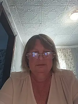 MilashkaCutie50 online show from July 2, 2026, 4:18 am