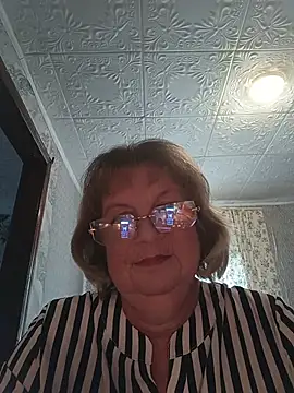 MilashkaCutie50 online show from July 6, 2026, 3:58 am
