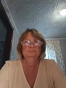 MilashkaCutie50 online show from July 18, 2026, 3:33 am