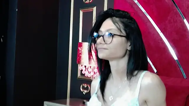 MayaLeey online show from July 14, 2026, 3:07 pm