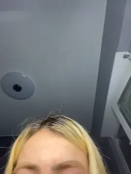 sabriloirinha online show from June 15, 2026, 10:23 pm