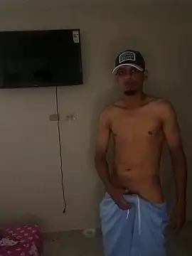 Elgrueso369 online show from June 16, 2026, 5:43 am