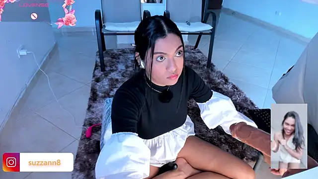 SUZZAN-R online show from June 19, 2026, 10:35 pm