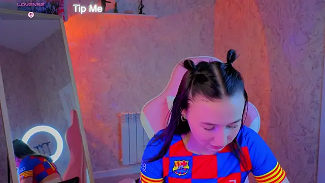  Kiki angelll  online show from June 20, 2026, 2:14 am