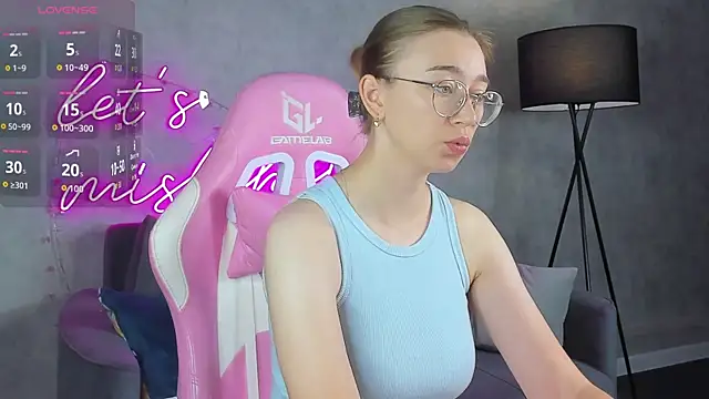 Snapshot of Lucy_Green chatting on July 5, 2026, 12:39 am Lucy Green online show from July 5, 2026, 12:39 am