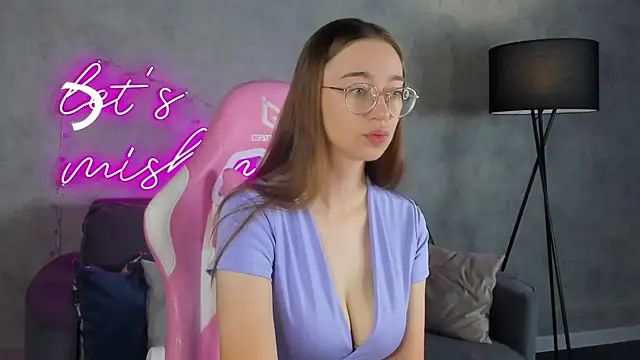 Snapshot of Lucy_Green chatting on July 12, 2026, 12:34 am Lucy Green online show from July 12, 2026, 12:34 am