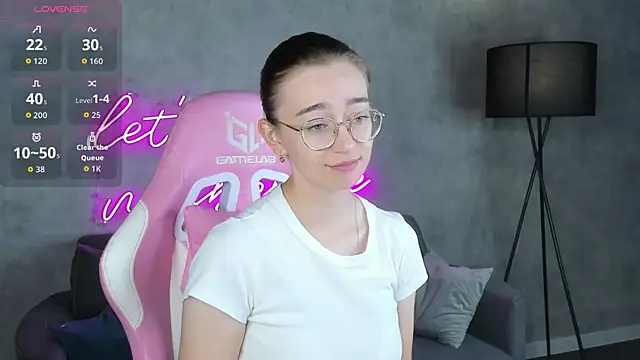 Snapshot of Lucy_Green chatting on July 24, 2026, 12:52 am Lucy Green online show from July 24, 2026, 12:52 am