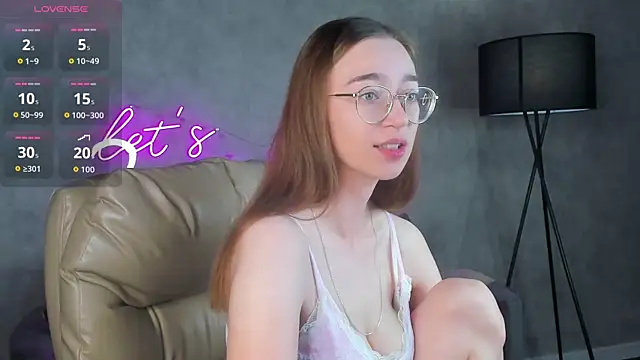 Snapshot of Lucy_Green chatting on July 29, 2026, 12:53 am Lucy Green online show from July 29, 2026, 12:53 am