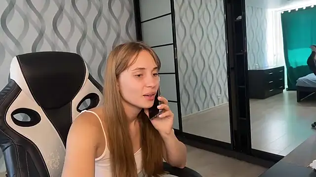 Miss Luna meow online show from June 21, 2026, 7:22 am