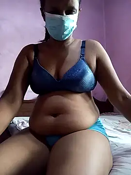 Snapshot of Nikini-xx chatting on June 21, 2026, 4:37 am Nikini-xx online show from June 21, 2026, 4:37 am