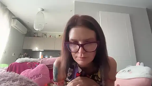 KittyKatKlub online show from June 15, 2026, 4:53 pm