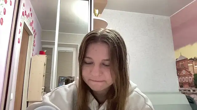 HwaTrippel online show from July 9, 2026, 6:12 pm