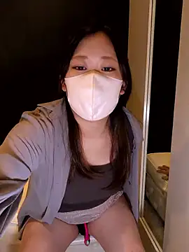 saki cute online show from June 17, 2026, 4:37 am