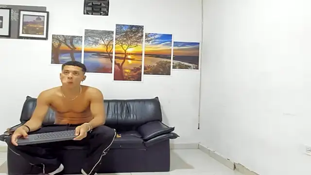 MAX LEGEND online show from June 26, 2026, 9:46 am