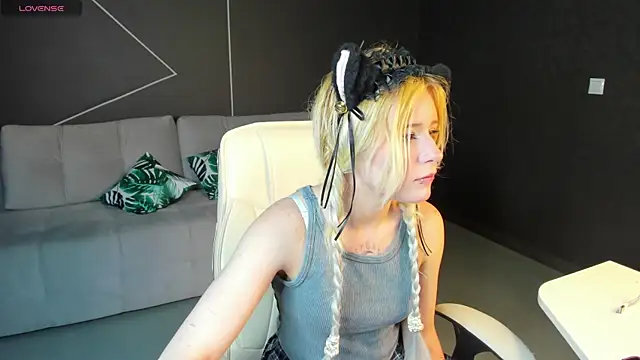 Snapshot of kikipeach chatting on June 28, 2026, 12:22 pm kikipeach online show from June 28, 2026, 12:22 pm