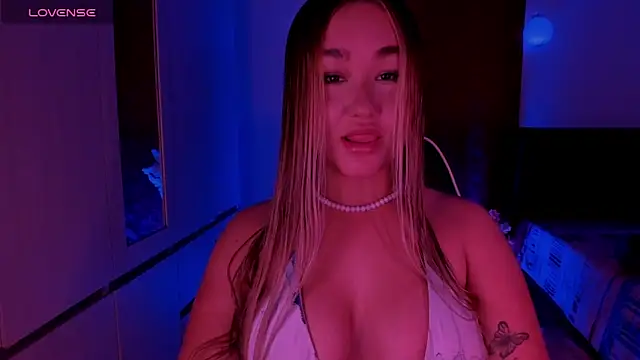 Samantha ConnorX online show from June 18, 2026, 6:45 pm