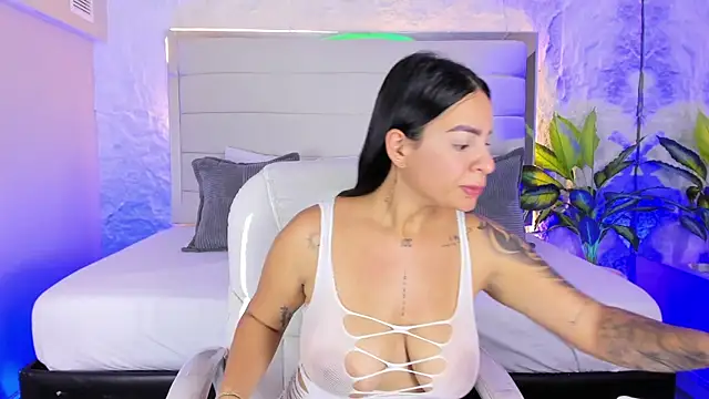 LissaBrown  online show from June 26, 2026, 7:29 pm