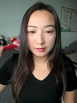 yumo77 online show from June 25, 2026, 4:01 am