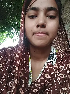 Snapshot of Simran_143 chatting on August 6, 2026, 4:36 am Simran 143 online show from August 6, 2026, 4:36 am