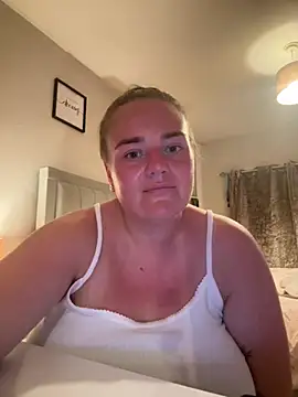 Bustygem  online show from June 26, 2026, 9:19 pm