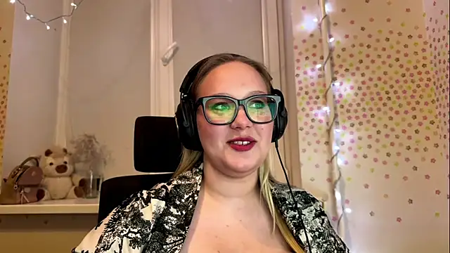 TashaDarm online show from June 20, 2026, 7:27 pm