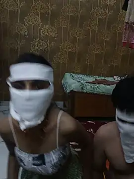Snapshot of desi_housewife99 chatting on July 27, 2026, 7:32 pm desi housewife99 online show from July 27, 2026, 7:32 pm