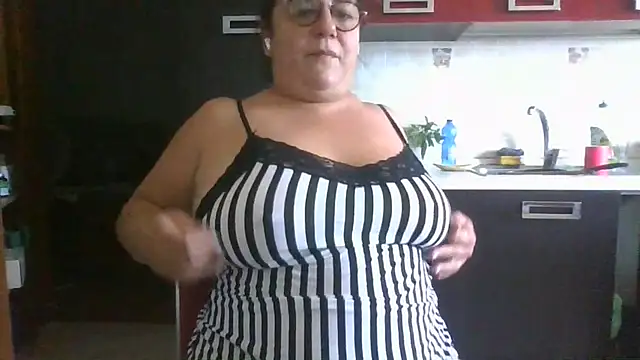 Snapshot of MissEva10 chatting on July 23, 2026, 10:02 am MissEva10 online show from July 23, 2026, 10:02 am