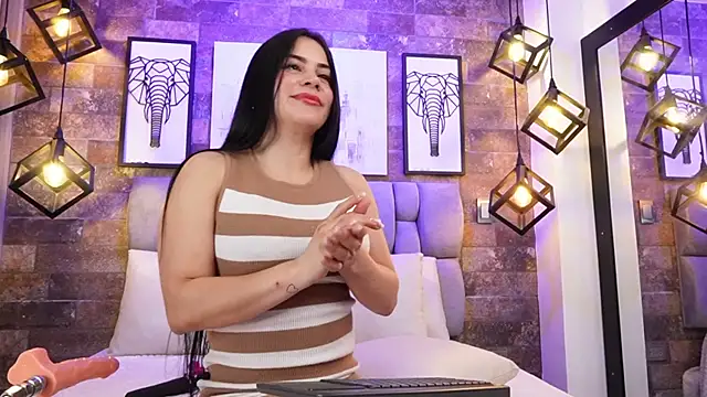 Miss Isabeella online show from July 11, 2026, 12:08 pm